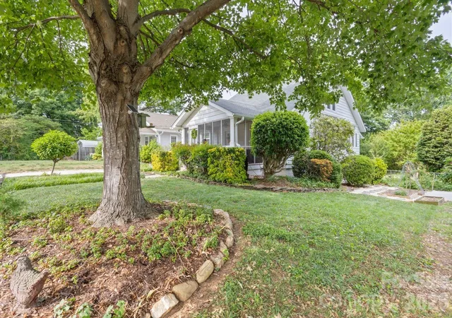 1st image of 821 Watson Ave, Winston Salem, NC 27103 | MLS# 4384198