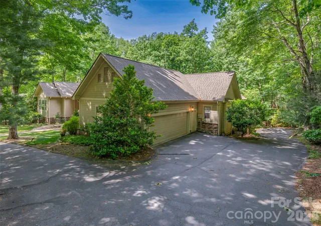 2nd image of 110 Little Cherokee Rdg, Hendersonville, NC 28739 | MLS# 4384204