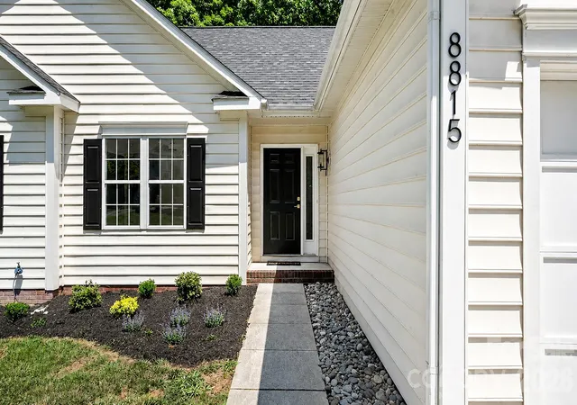 2nd image of 8815 Burnt Umber Dr, Charlotte, NC 28215 | MLS# 4384212