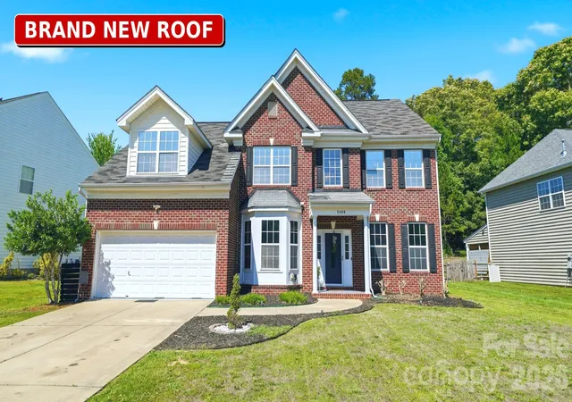 Photo 2 of Single family home for sale at 2480 N Legacy Park Blvd, Fort Mill, SC 29707 | MLS# 4384294 | Listing updated on 2026-10-08
