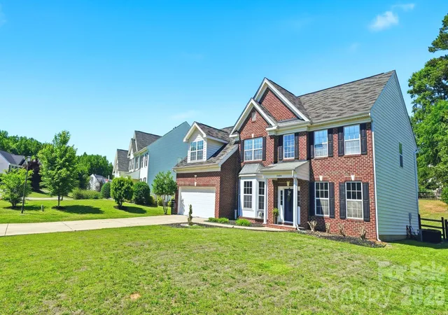 Photo 3 of Single family home for sale at 2480 N Legacy Park Blvd, Fort Mill, SC 29707 | MLS# 4384294 | Listing updated on 2026-10-11