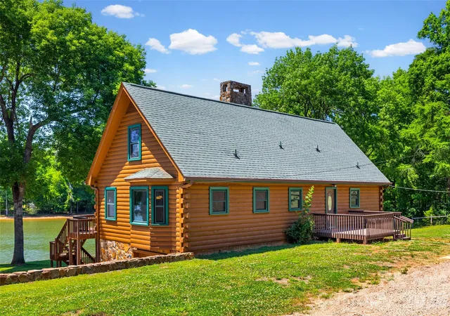 Photo 2 of Single family home for sale at 3805 Marwick Rd, Charlotte, NC 28278 | MLS# 4384313 | Listing updated on 2026-06-19
