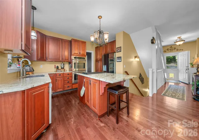 Photo 5 of Single family home for sale at 350 Vista Point Dr, Weaverville, NC 28787 | MLS# 4384418 | Listing updated on 2026-08-04