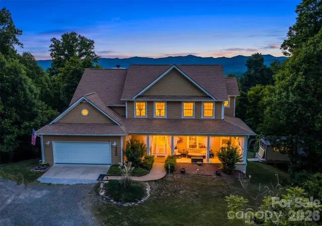 Homes for sale in Weaverville, NC | 350 Vista Point Dr, Weaverville, NC 28787 | MLS# 4384418
