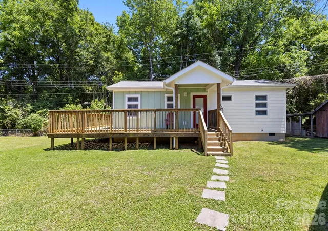 3rd image of 3326 Dunaire Dr, Charlotte, NC 28205 | MLS# 4384451