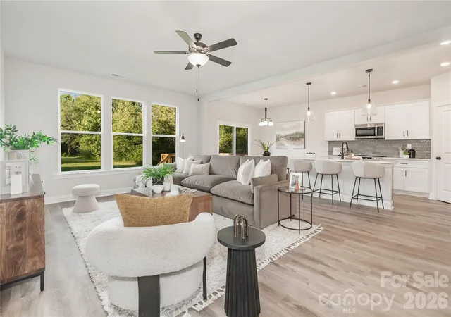Photo 3 of Single family home for sale at 417 Huntersville Concord Rd, Huntersville, NC 28078 | MLS# 4384520 | Listing updated on 2026-08-21