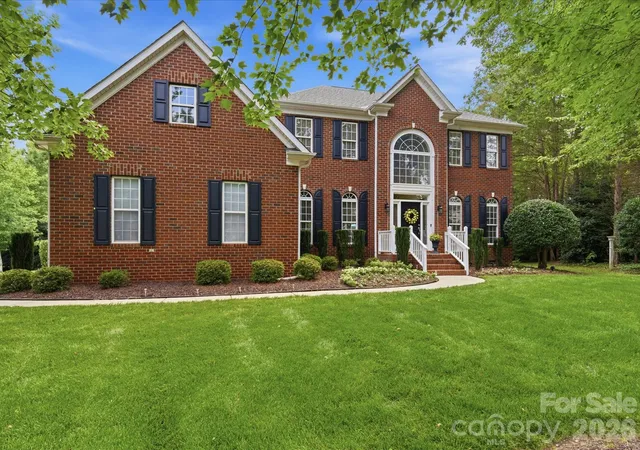 Photo 1 of Single family home for sale at 8603 Tintinhull Ln, Waxhaw, NC 28173 | MLS# 4384548 | Listing updated on 2026-09-24