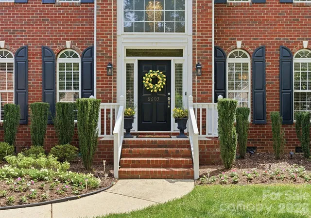 Photo 3 of Single family home for sale at 8603 Tintinhull Ln, Waxhaw, NC 28173 | MLS# 4384548 | Listing updated on 2026-09-24