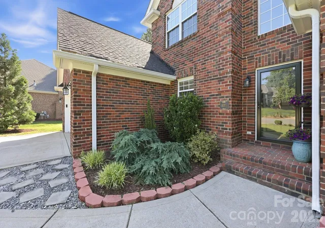3rd image of 15704 Framingham Ln, Huntersville, NC 28078 | MLS# 4384574