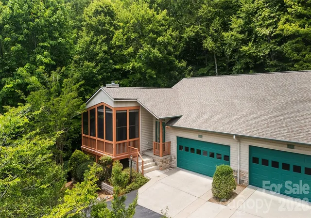 Photo 2 of Townhouse for sale at 51 Duya Ct, Brevard, NC 28712 | MLS# 4384643 | Listing updated on 2026-08-18