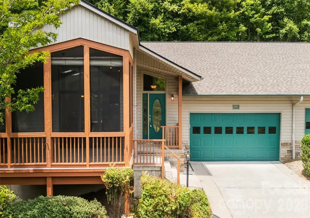 Photo 1 of Townhouse for sale at 51 Duya Ct, Brevard, NC 28712 | MLS# 4384643 | Listing updated on 2026-08-18