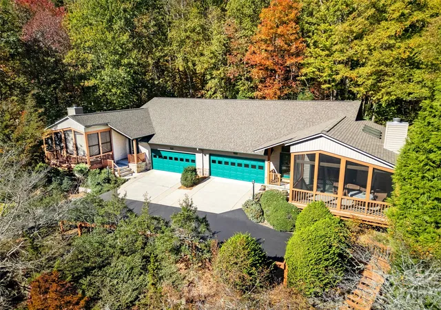 Photo 3 of Townhouse for sale at 51 Duya Ct, Brevard, NC 28712 | MLS# 4384643 | Listing updated on 2026-10-20