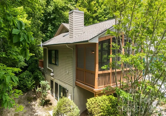 Photo 3 of Townhouse for sale at 51 Duya Ct, Brevard, NC 28712 | MLS# 4384643 | Listing updated on 2026-10-20