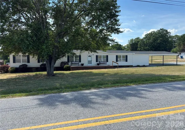 Homes for sale in Taylorsville, NC | 559 School Dr, Taylorsville, NC 28681 | MLS# 4384662