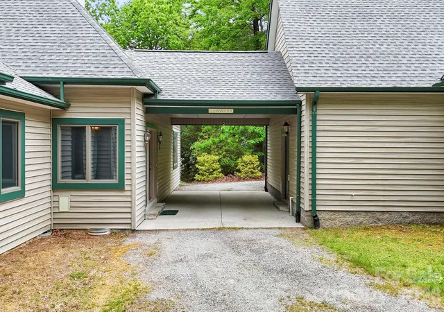 Photo 4 of Single family home for sale at 1592 Eagle Lake Dr #154, Brevard, NC 28712 | MLS# 4384665 | Listing updated on 2026-08-24