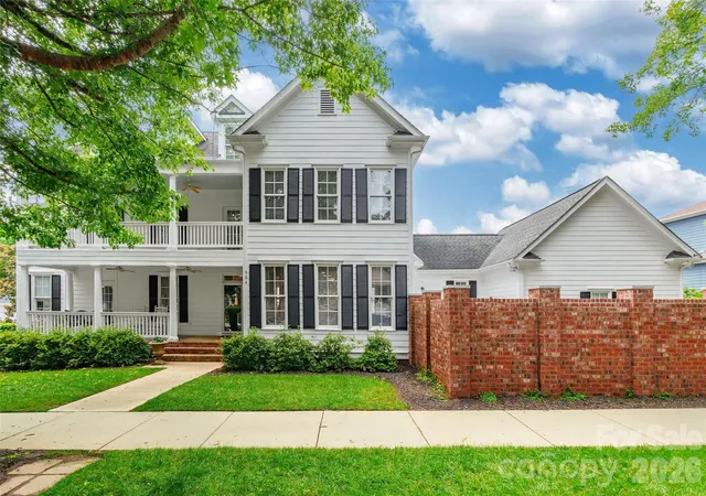 Photo 1 of Single family home for sale at 904 Tuckerton Dr, Fort Mill, SC 29708 | MLS# 4384697 | Listing updated on 2026-10-15