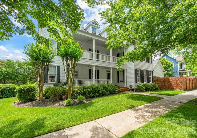 Photo 2 of Single family home for sale at 904 Tuckerton Dr, Fort Mill, SC 29708 | MLS# 4384697 | Listing updated on 2026-10-15
