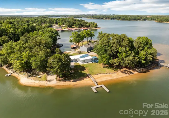 Homes for sale in York, SC | 3911 Sandy Point Dr, York, SC 29745 | MLS# 4384712