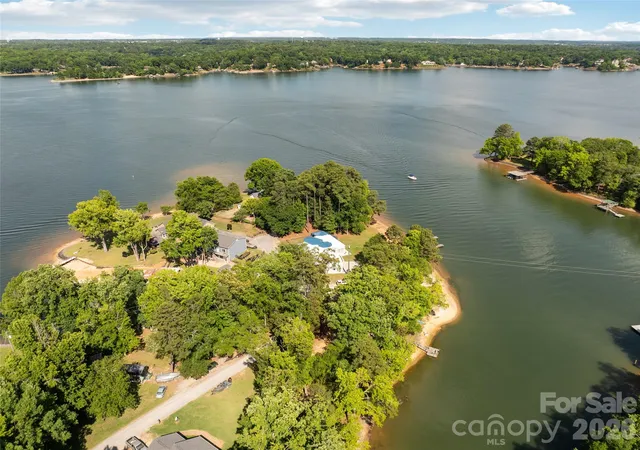 Homes for sale in York, SC | 3911 Sandy Point Dr, York, SC 29745 | MLS# 4384712