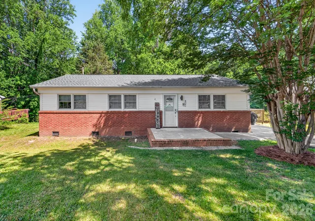 Homes for sale in Dallas, NC | 402 Wooddale Dr, Dallas, NC 28034 | MLS# 4384732