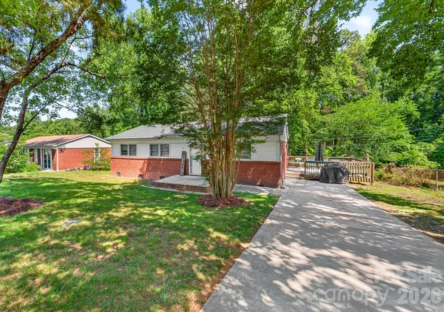 Homes for sale in Dallas, NC | 402 Wooddale Dr, Dallas, NC 28034 | MLS# 4384732