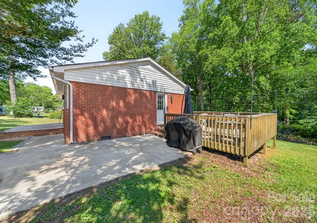 Homes for sale in Dallas, NC | 402 Wooddale Dr, Dallas, NC 28034 | MLS# 4384732