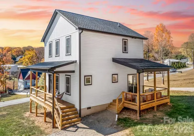 Photo 1 of Single family home for sale at 27 Ben Lippen Rd, Asheville, NC 28806 | MLS# 4384756 | Listing updated on 2026-09-18