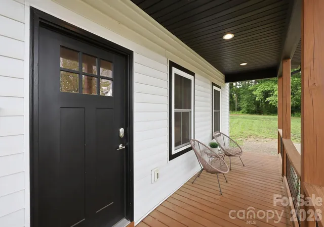 Photo 4 of Single family home for sale at 27 Ben Lippen Rd, Asheville, NC 28806 | MLS# 4384756 | Listing updated on 2026-09-18