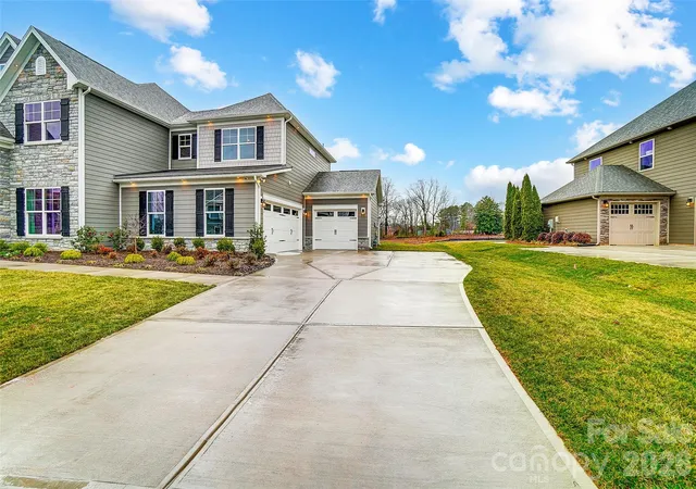 Photo 3 of Single family home for sale at 1311 Wiggins Dr, Gastonia, NC 28054 | MLS# 4384773 | Listing updated on 2026-09-27