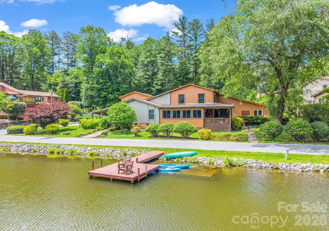 Photo 3 of Townhouse for sale at 117 Willow Way, Hendersonville, NC 28739 | MLS# 4384780 | Listing updated on 2026-09-16