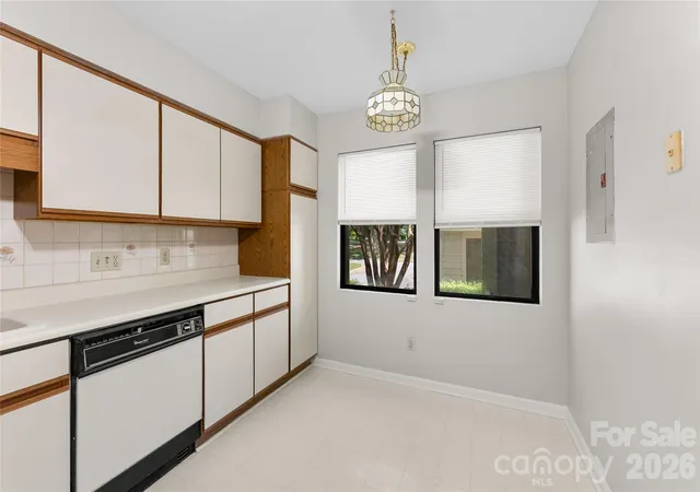 image of 4102 Dominic Ln, Asheville, NC 28805 | MLS# 4384797