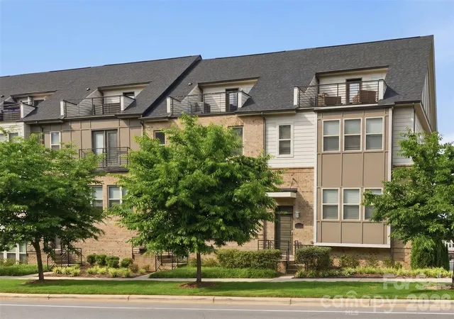 2nd image of 18005 Nolita Ln, Charlotte, NC 28204 | MLS# 4384825