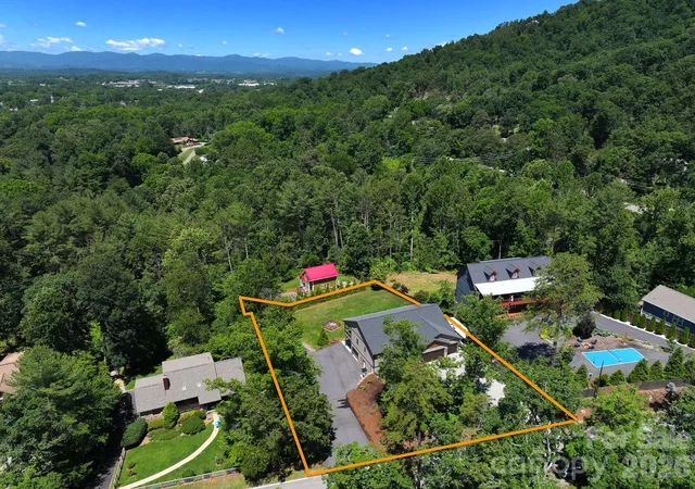 Photo 3 of Single family home for sale at 156 Dogwood Dr, Weaverville, NC 28787 | MLS# 4384835 | Listing updated on 2026-09-21