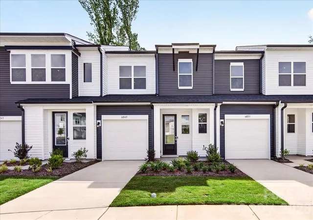 2nd image of 6049 Longar Ln, Charlotte, NC 28269 | MLS# 4384836