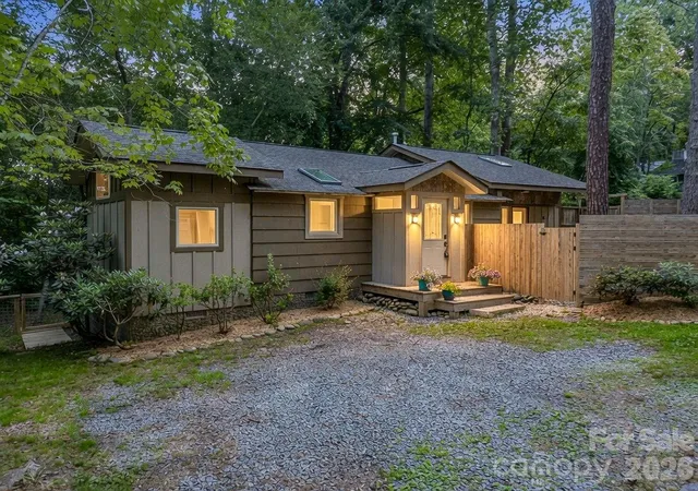 Homes for sale in Black Mountain, NC | 701 Azalea Ave, Black Mountain, NC 28711 | MLS# 4384866