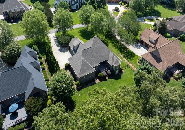 45th image of 1055 Catawba Greens Dr, Newton, NC 28658 | MLS# 4384886