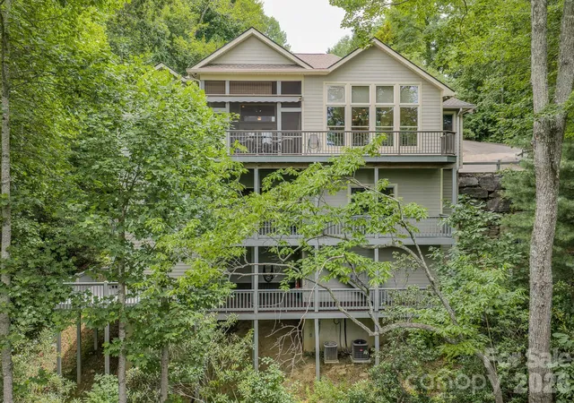 2nd image of 329 Mountain Crest Dr, Hendersonville, NC 28739 | MLS# 4384894