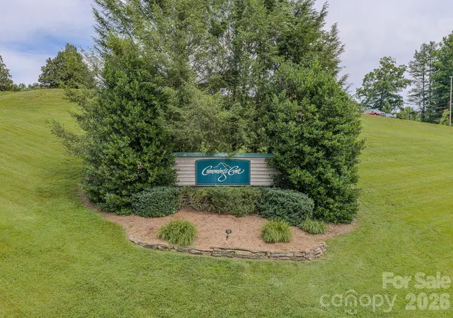 3rd image of 329 Mountain Crest Dr, Hendersonville, NC 28739 | MLS# 4384894