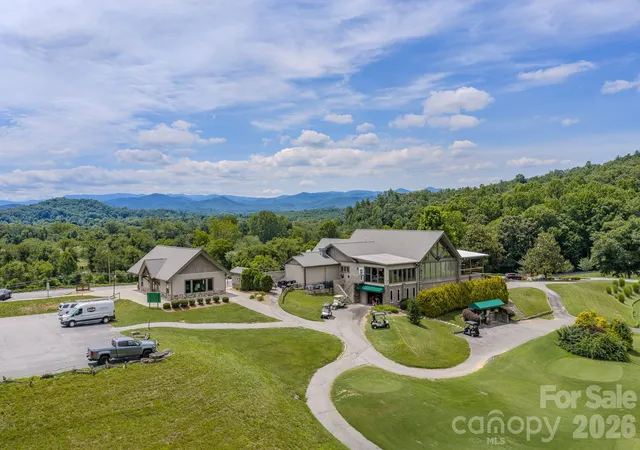 37th image of 329 Mountain Crest Dr, Hendersonville, NC 28739 | MLS# 4384894