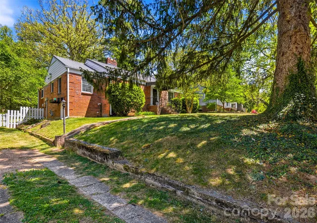 Homes for sale in Asheville, NC | 28 Canterbury Rd, Asheville, NC 28805 | MLS# 4384902