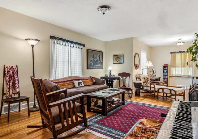 Homes for sale in Asheville, NC | 28 Canterbury Rd, Asheville, NC 28805 | MLS# 4384902