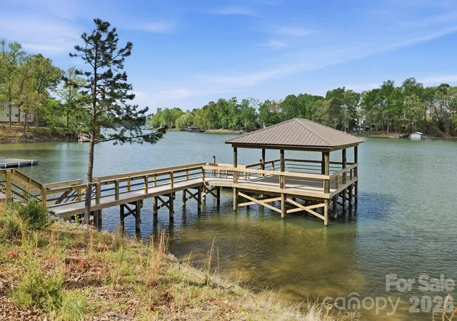 Homes for sale in Charlotte, NC | 18419 Cove Landing Rd, Charlotte, NC 28278 | MLS# 4384914
