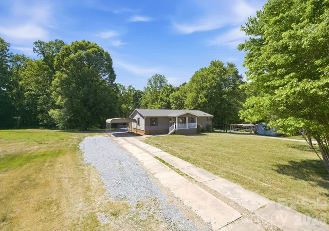 Photo 3 of Single family home for sale at 4377 Catawba Burris Rd, Denver, NC 28037 | MLS# 4384921 | Listing updated on 2026-09-22