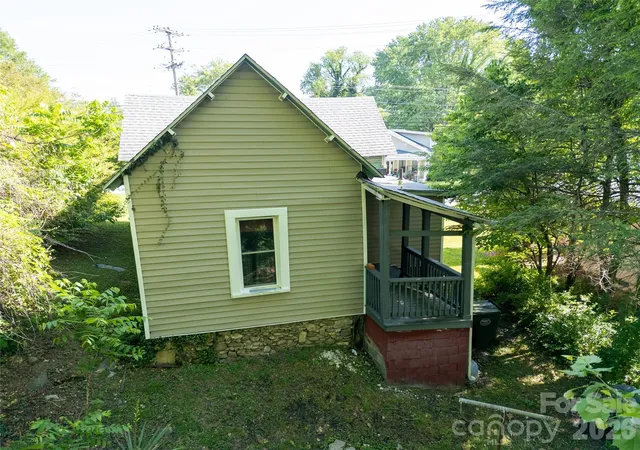 Homes for sale in Waynesville, NC | 462 Walnut St, Waynesville, NC 28786 | MLS# 4384922