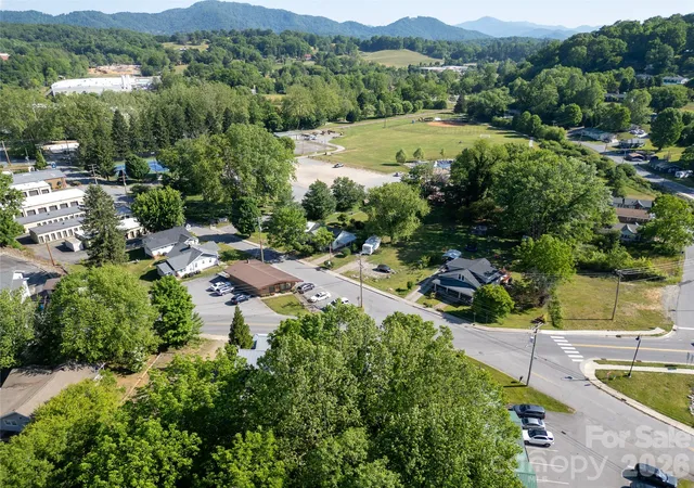 Homes for sale in Waynesville, NC | 462 Walnut St, Waynesville, NC 28786 | MLS# 4384922