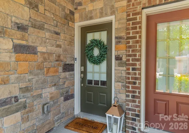 Photo 3 of Townhouse for sale at 1038 Crst Oak Ln, Fort Mill, SC 29707 | MLS# 4384950 | Listing updated on 2026-08-28