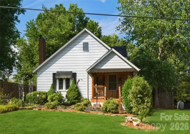Photo 1 of Single family home for sale at 212 Sharon Ave Nw, Lenoir, NC 28645 | MLS# 4384971 | Listing updated on 2026-09-19