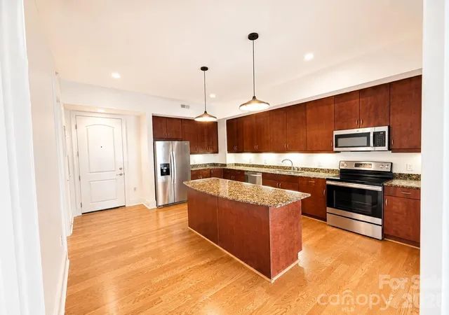 4th image of 4625 Piedmont Row Dr #400, Charlotte, NC 28210 | MLS# 4384989