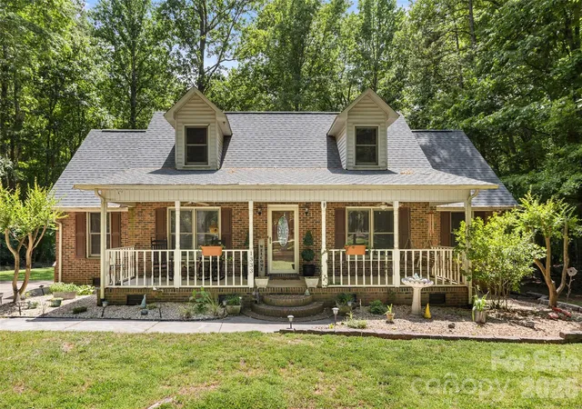 Photo 2 of Single family home for sale at 1333 Rabbit Run Rd, York, SC 29745 | MLS# 4385015 | Listing updated on 2026-09-16
