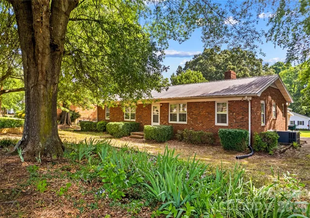 1st image of 1059 Shearers Rd, Mooresville, NC 28115 | MLS# 4385016